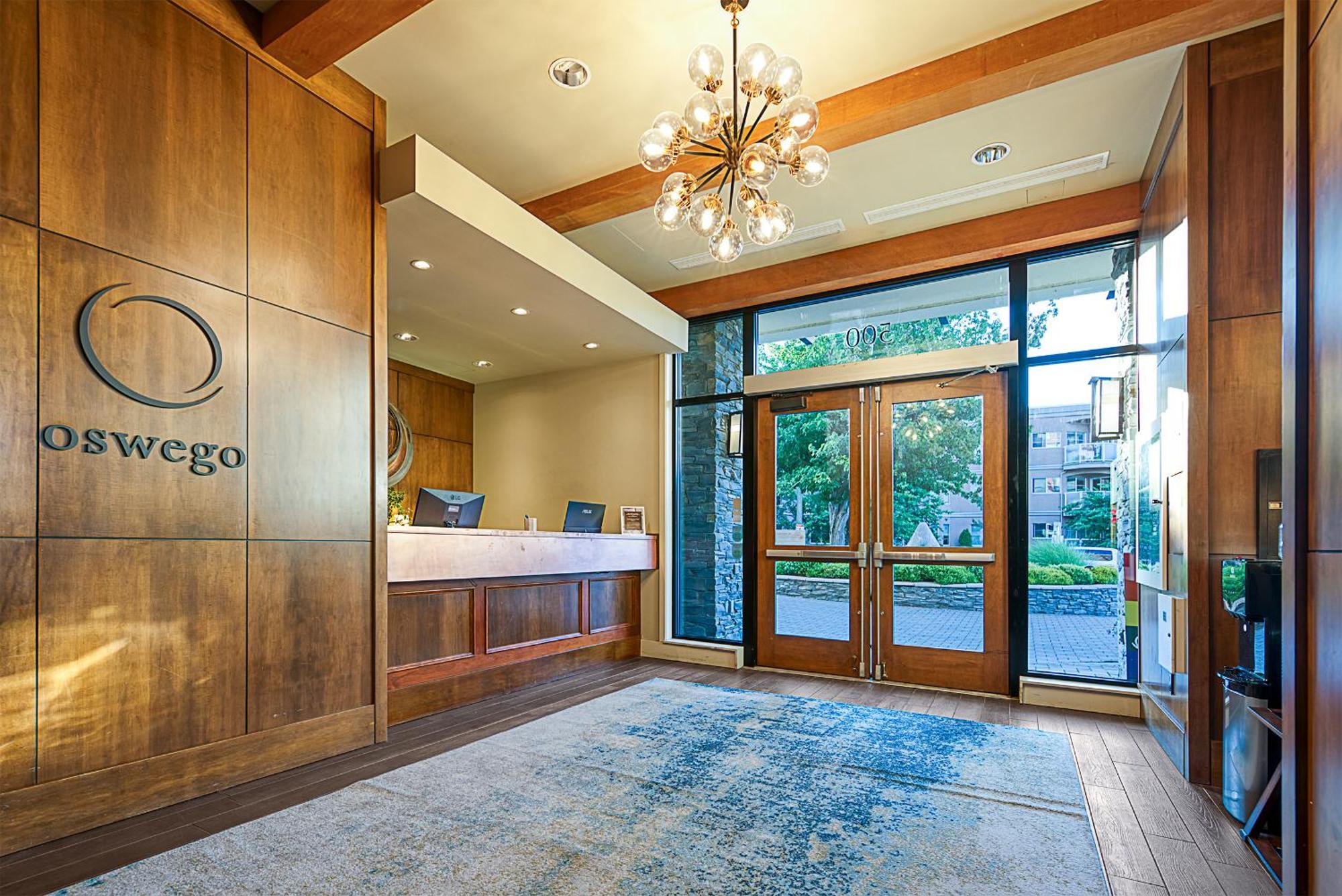 Oswego 4* Victoria