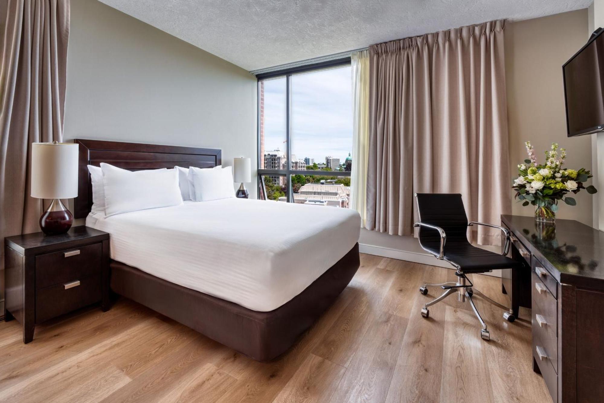 Oswego 4* Victoria